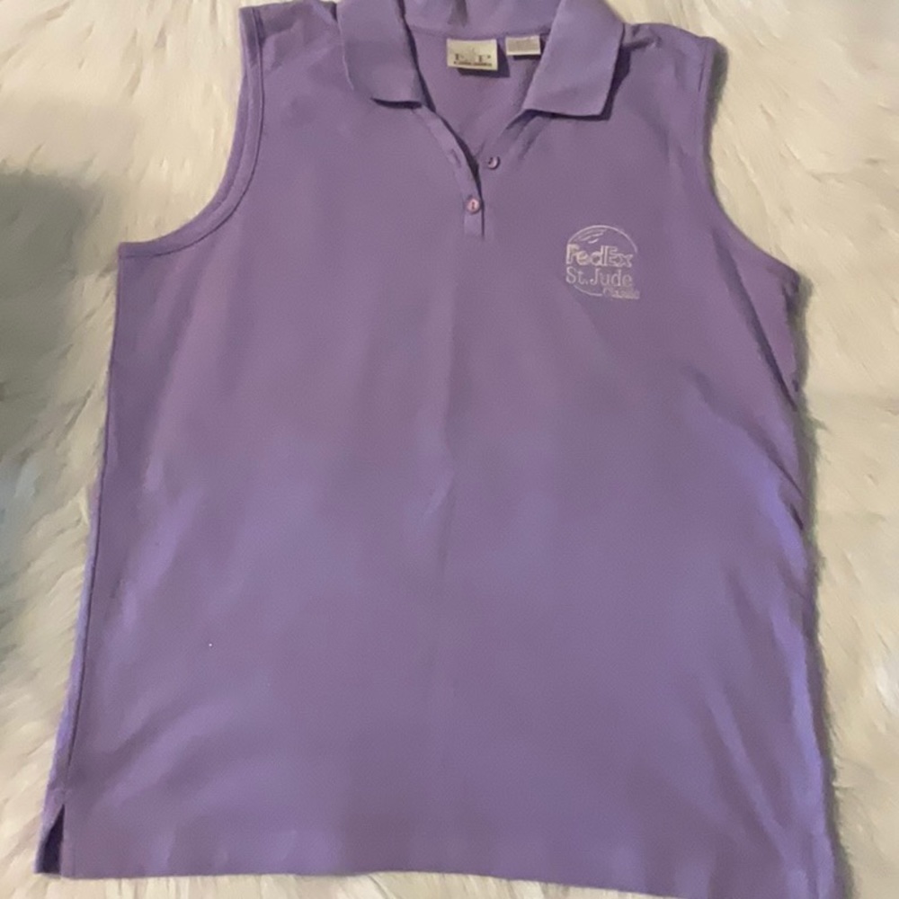 Sleeveless top. Great summer top